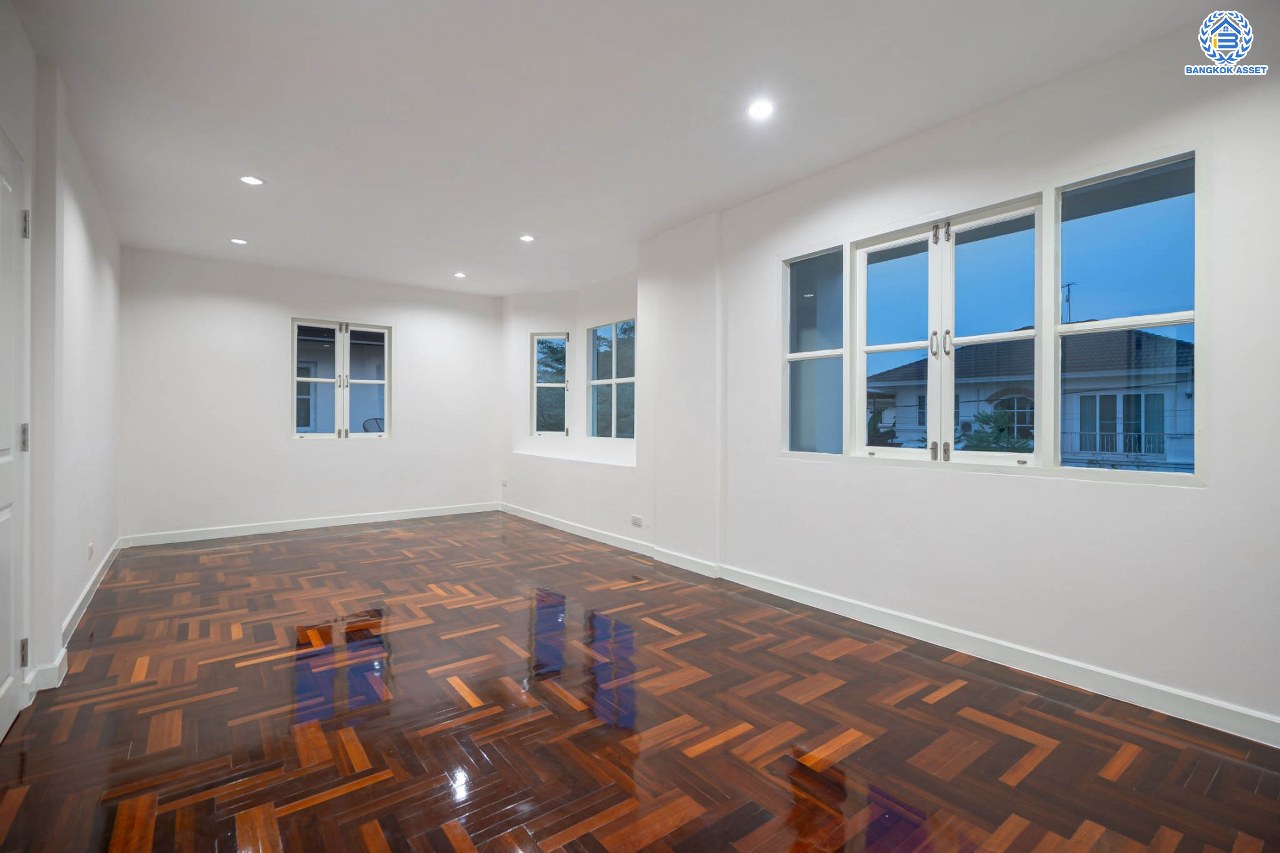 บ้านมือสองตกแต่งใหม่ แบรนด์ LH โครงการ ชัยพฤกษ์ วัดลาดปลาดุก หลังมุม ตอบโจทย์ทุกการอยู่อาศัย เนื้อที่ 64.5 ตร.ว. พื้นที่ใช้สอยมากถึง 172.06 ตร.ม. ฟังก์ชัน 3 ห้องนอน 3 ห้องน้ำ จอดรถได้ 2 คัน บนทำเลดีที่สุด! ใกล้เซ็นทรัลเวสต์เกต ทางด่วน "กาญจนาภิเษก" และรถไฟฟ้าสายสีม่วง "สถานีคลองบางไผ่"